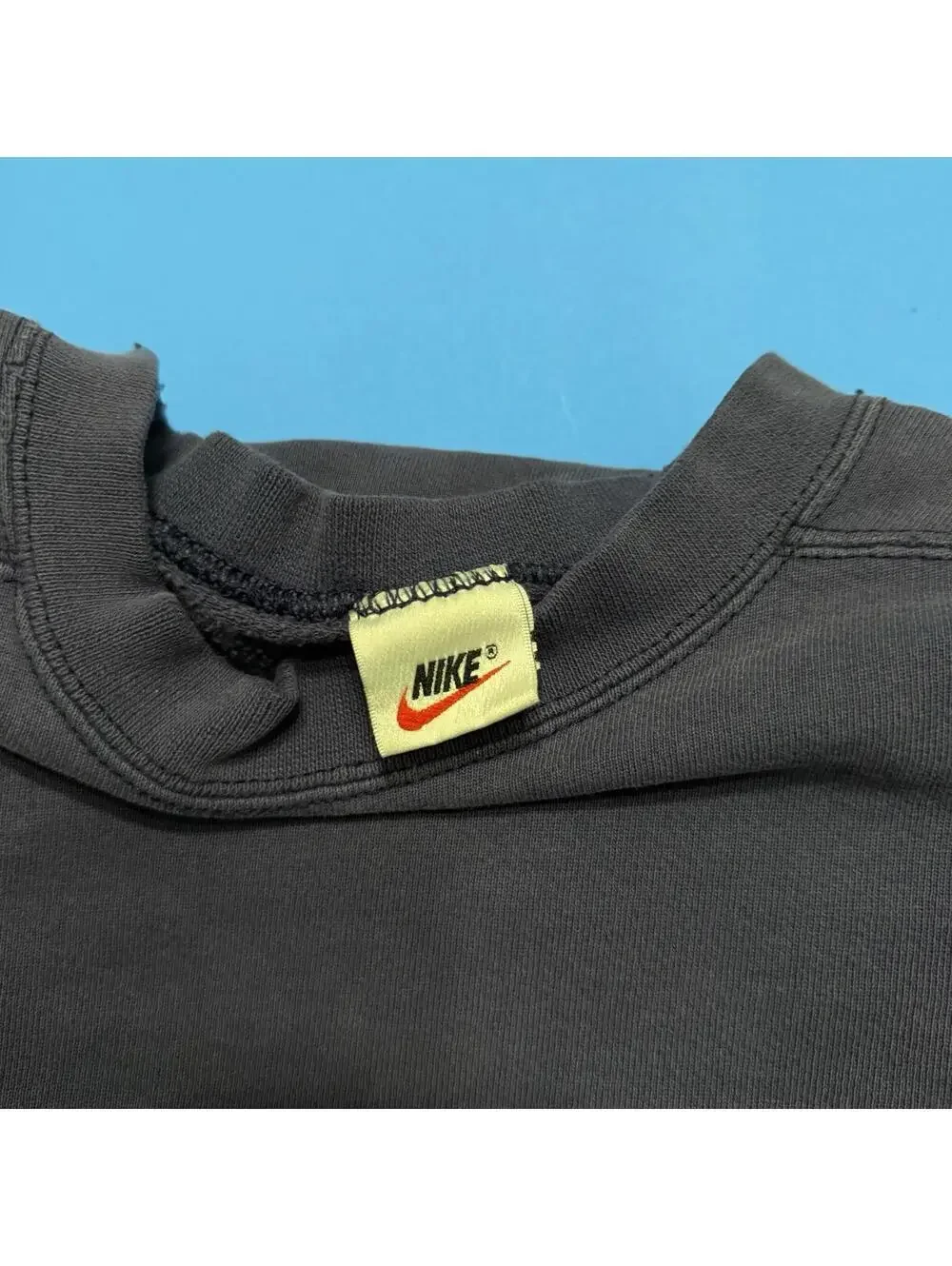 Vintage Y2K Nike Navy WhiteTags Swoosh Crewneck Sweatshirt Men Medium